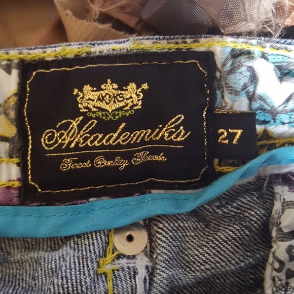 Akademiks w/ embroidered pockets - Picture 5 of 5